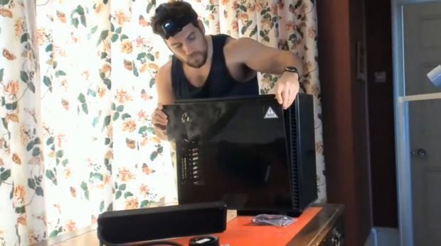 Henry Cavill Builds Gaming PC
